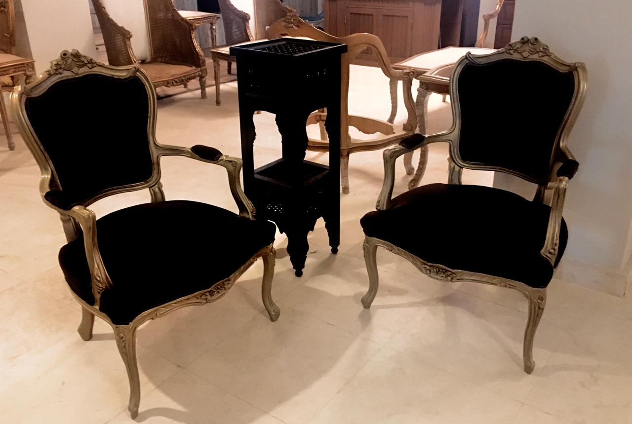 Classic salon set by Your Zone Furniture