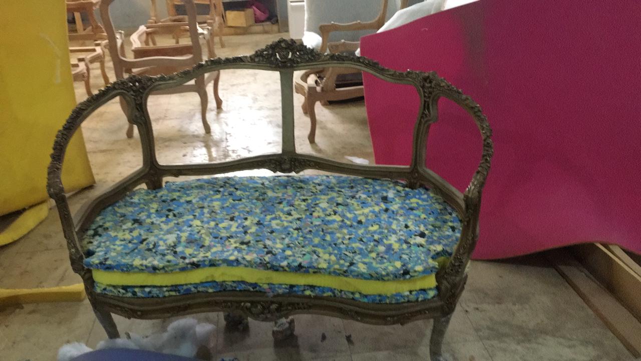 Classic salon set by Your Zone Furniture