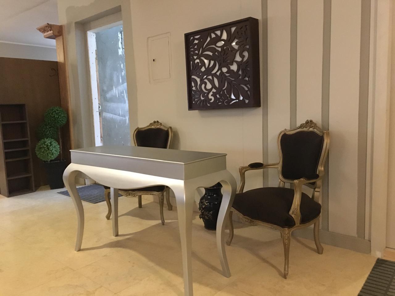 Classic salon set by Your Zone Furniture
