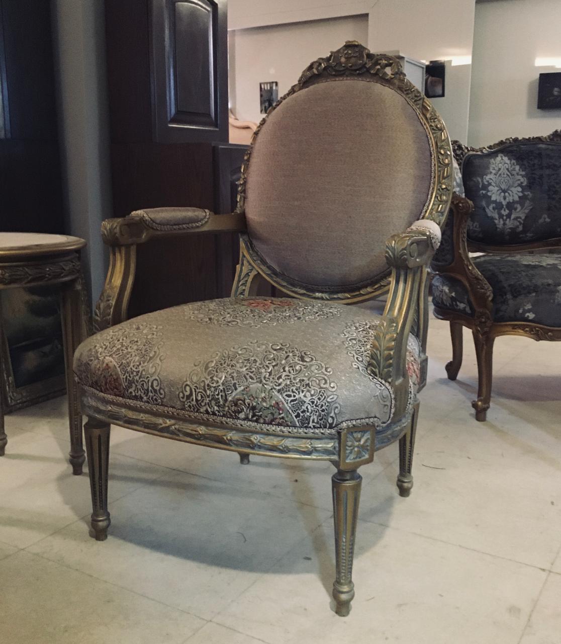 Classic salon set by Your Zone Furniture