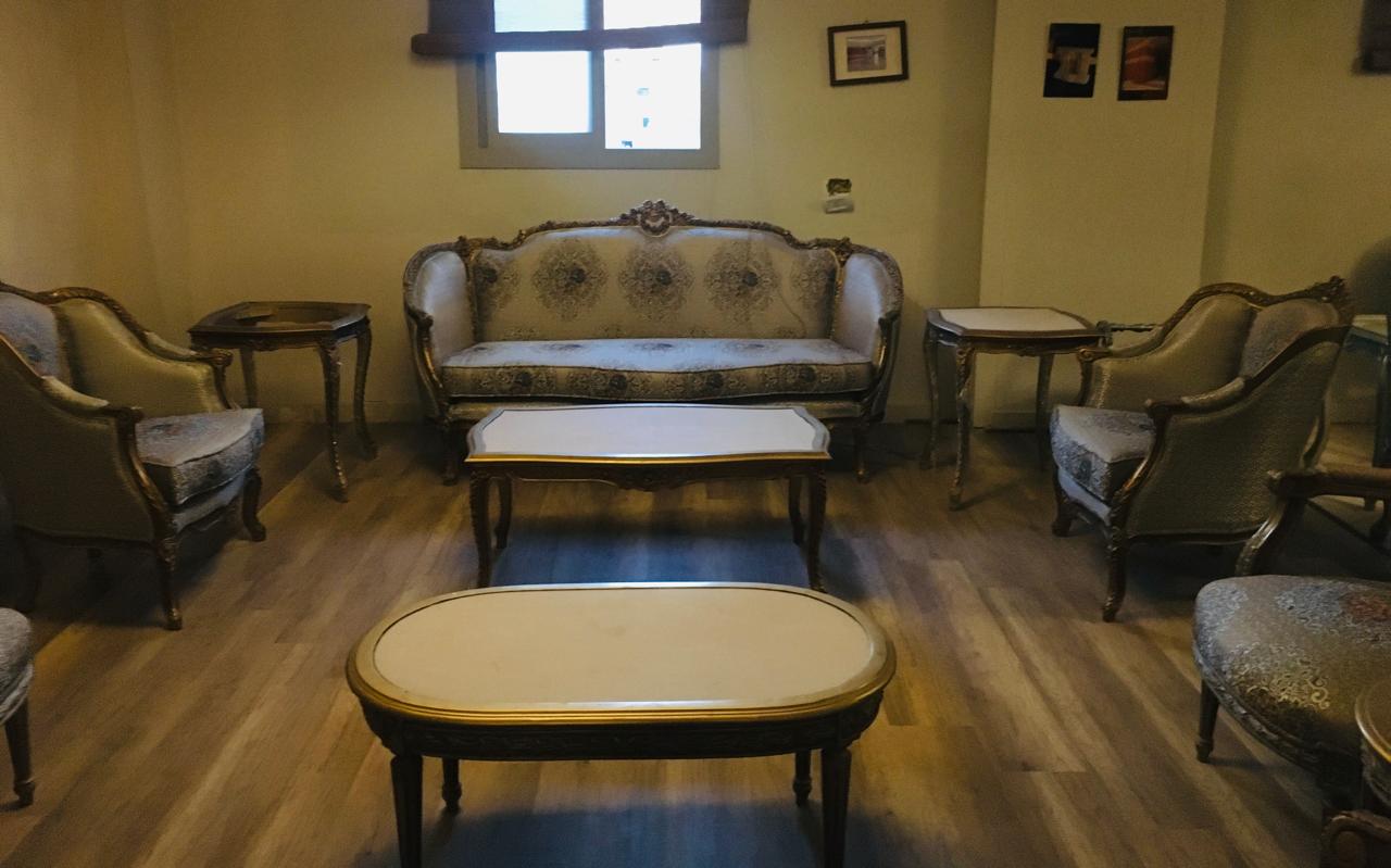 Classic salon set by Your Zone Furniture