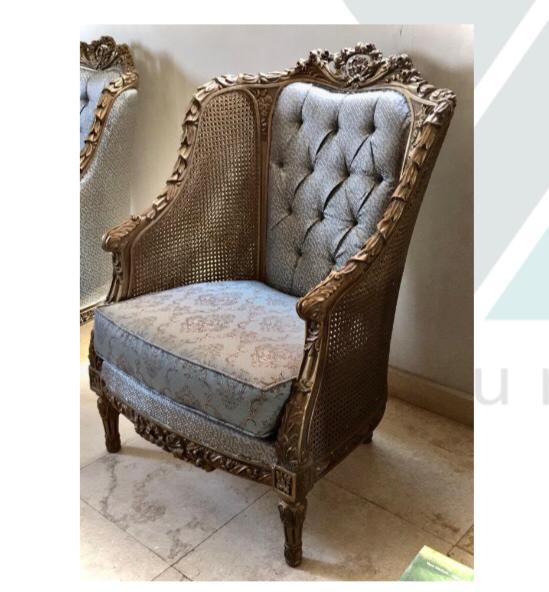 Classic salon set by Your Zone Furniture