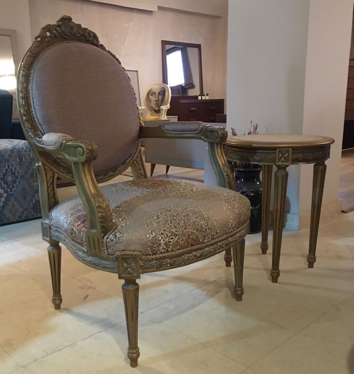 Classic salon set by Your Zone Furniture
