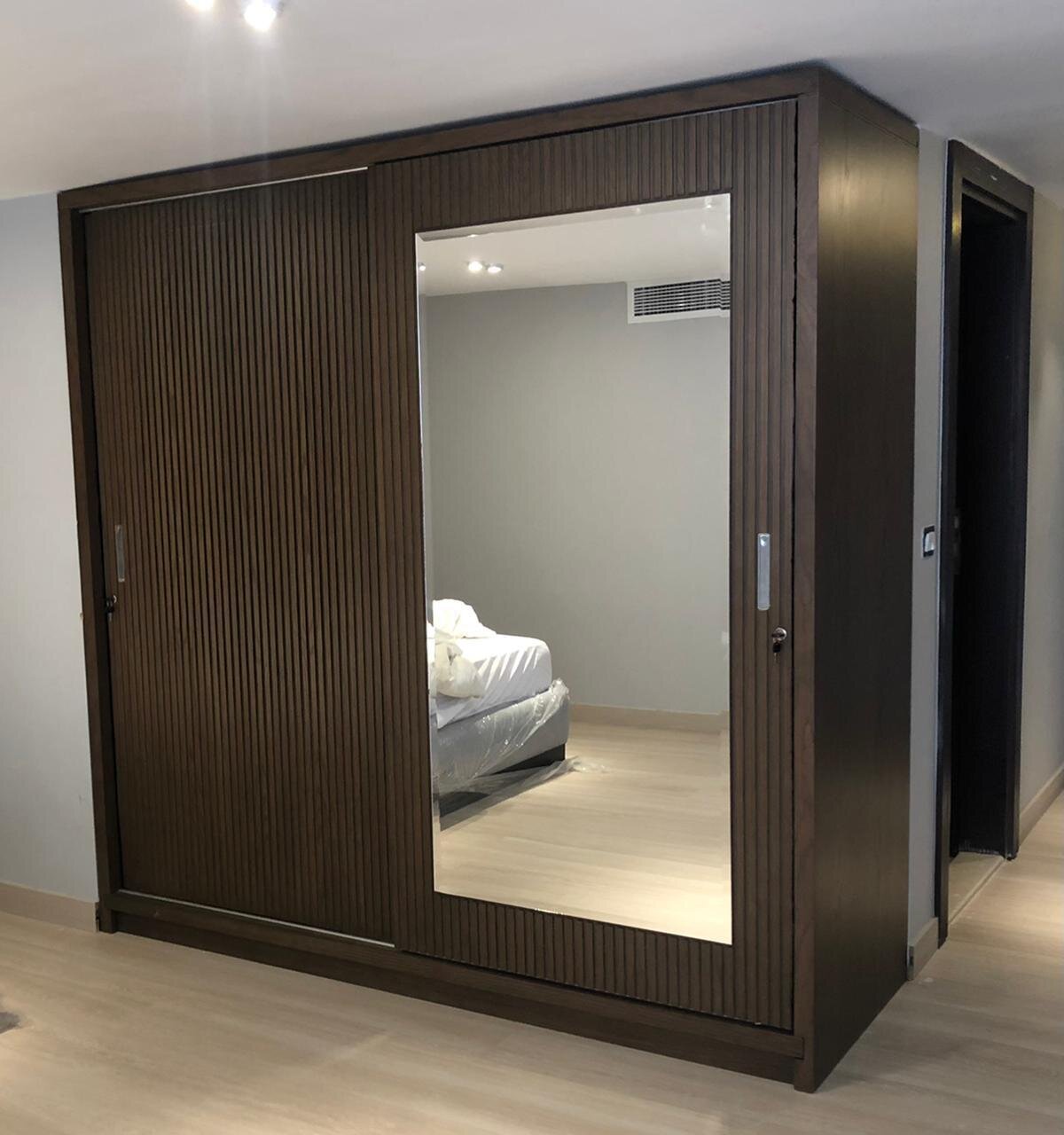 Fitted wardrobe / dressing room by Your Zone Furniture