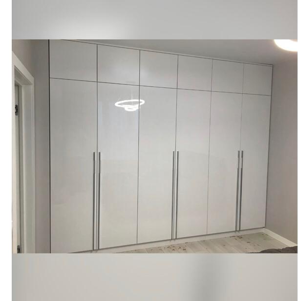 Fitted wardrobe / dressing room by Your Zone Furniture