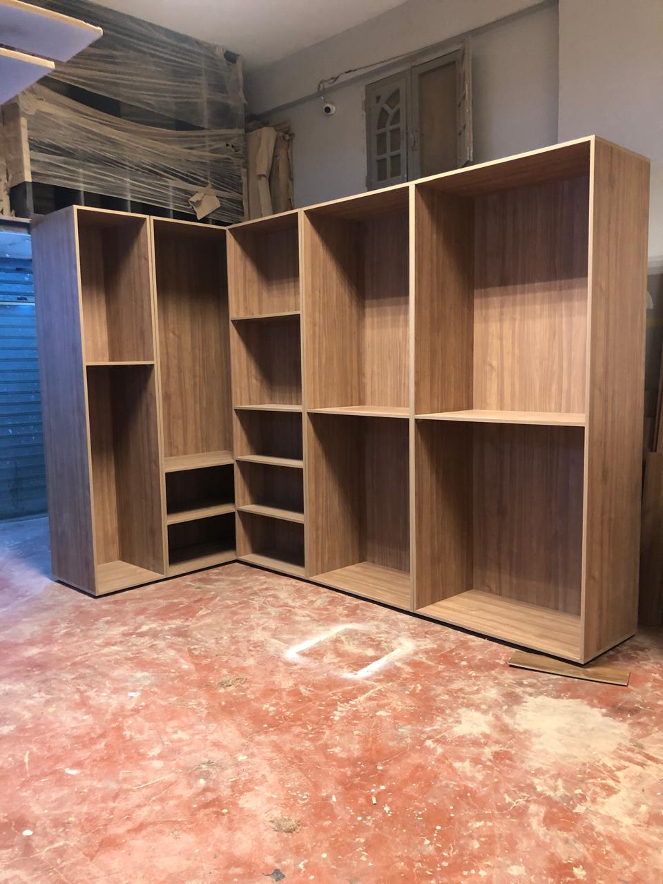 Fitted wardrobe / dressing room by Your Zone Furniture