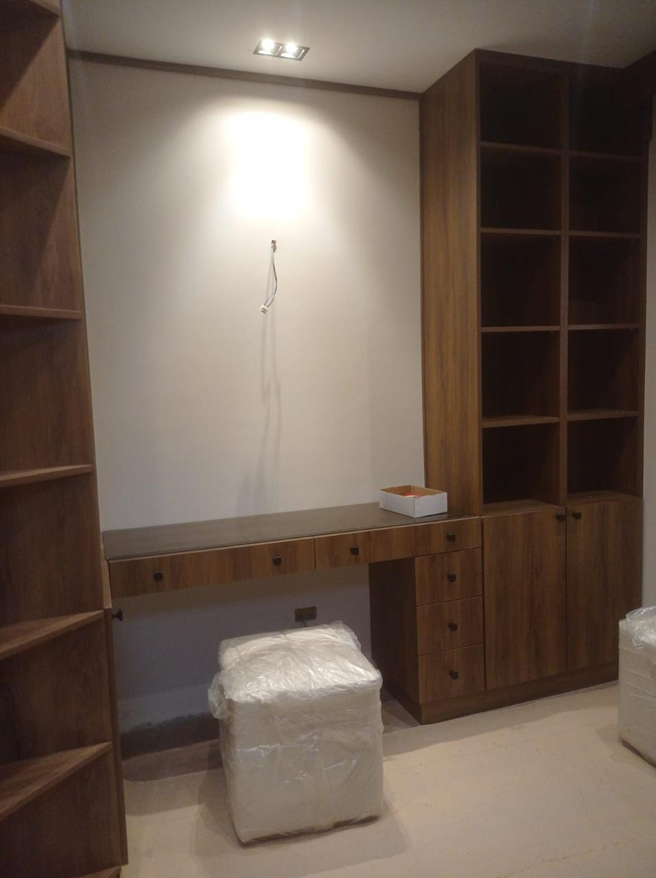 Fitted wardrobe / dressing room by Your Zone Furniture