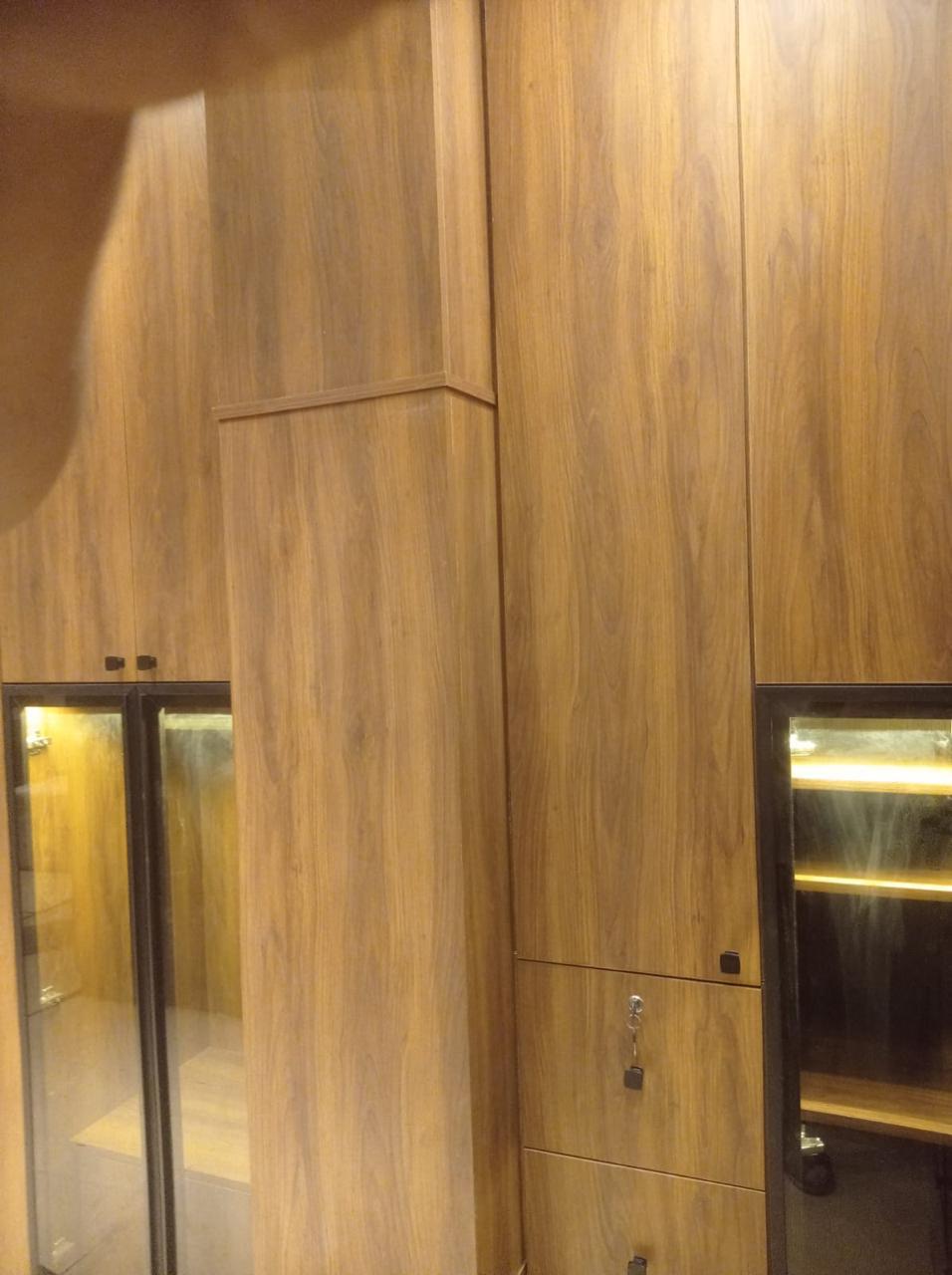 Fitted wardrobe / dressing room by Your Zone Furniture