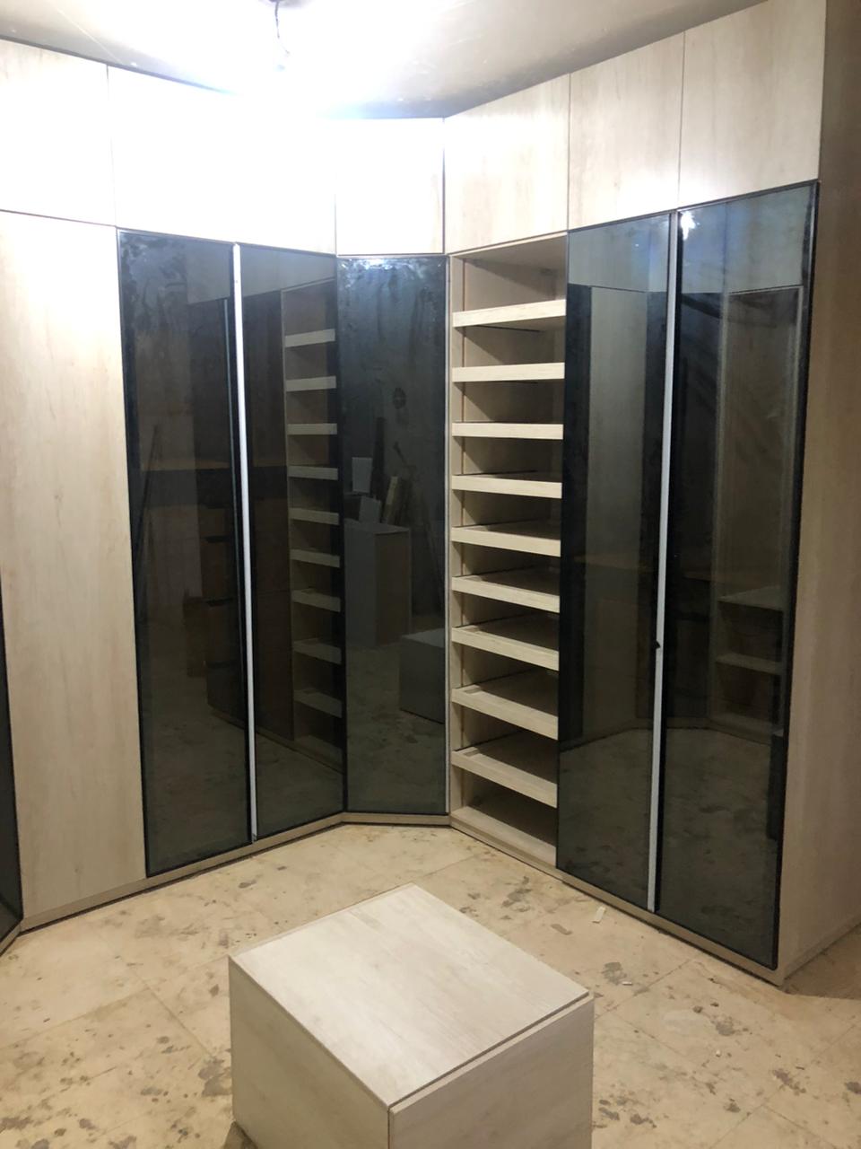 Fitted wardrobe / dressing room by Your Zone Furniture