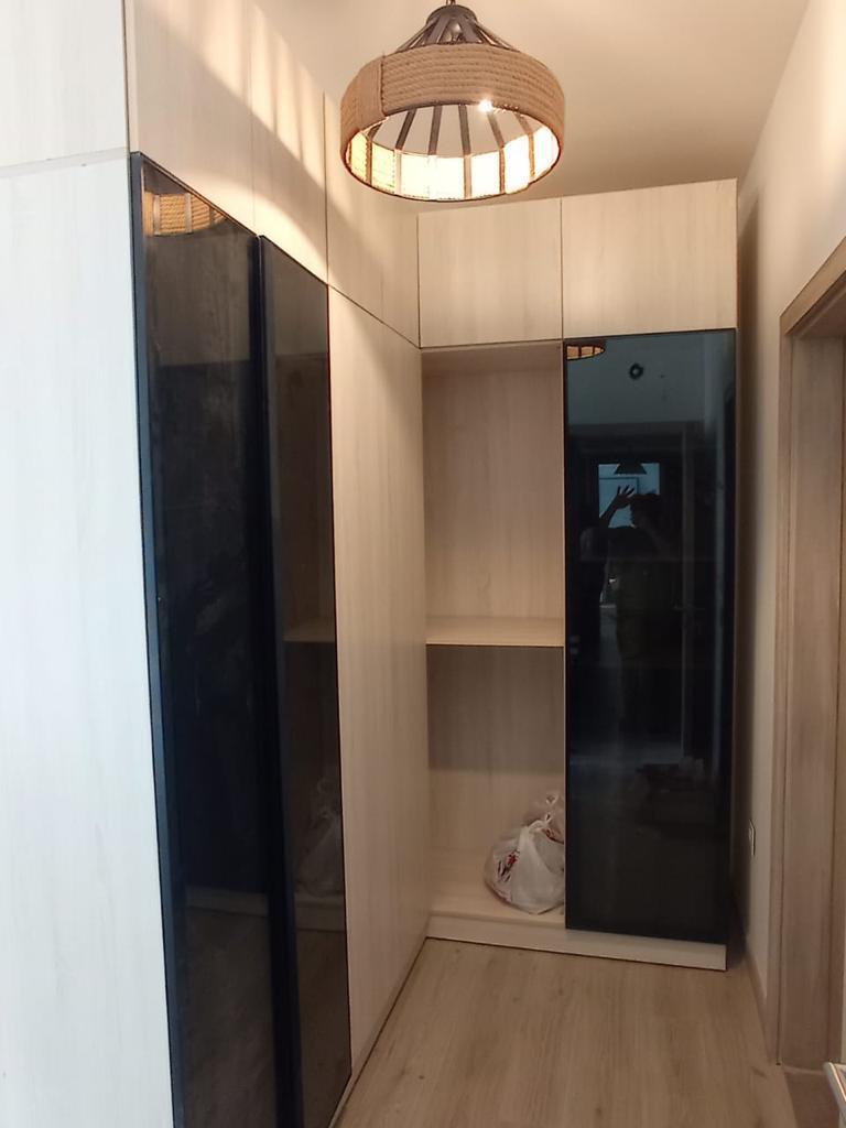 Fitted wardrobe / dressing room by Your Zone Furniture